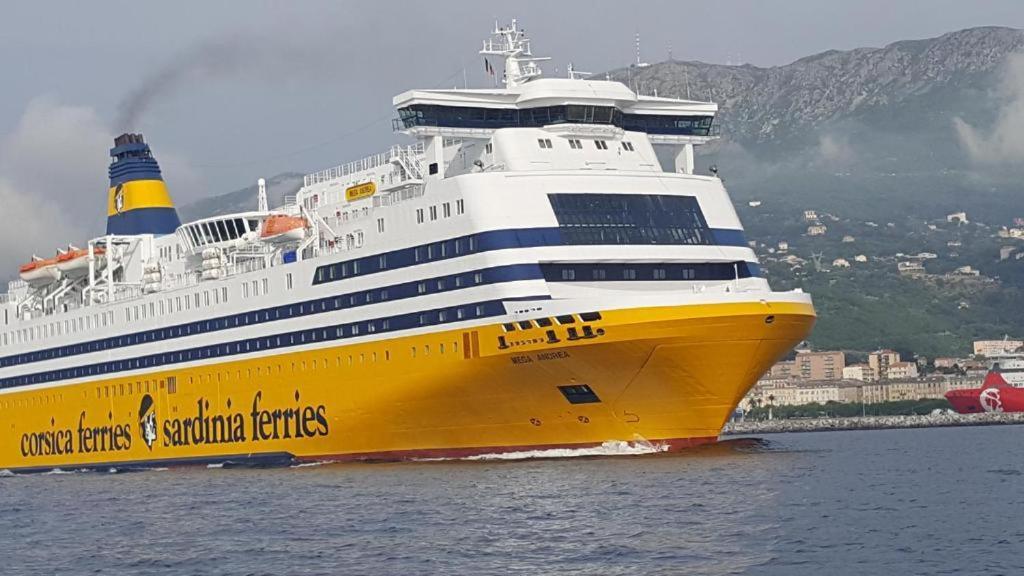 Cap Corse Uribellinu 2 Formule Petit Dejeuner *